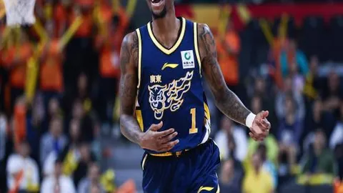 “首月豪取全胜奇迹！联赛首轮连败球队，紧急冲刺抢分大战即将开启！”